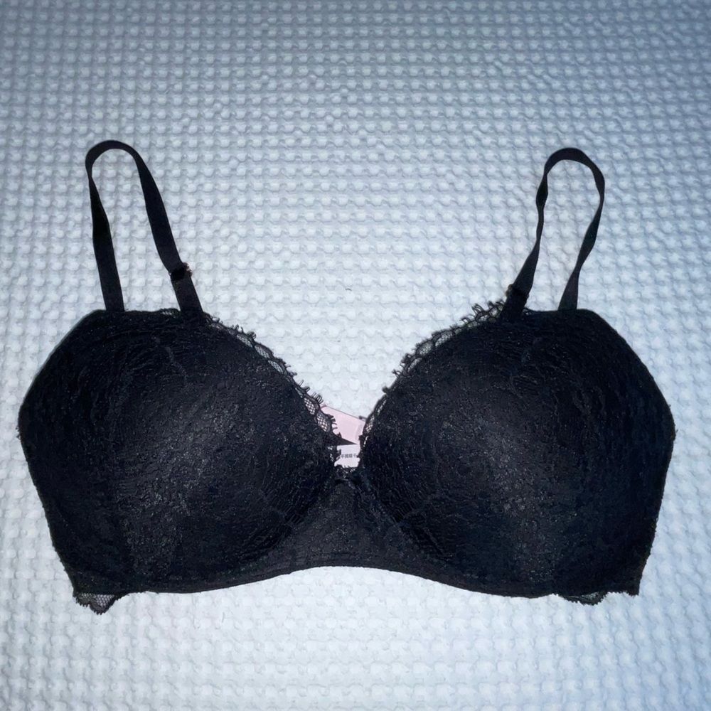 Victoria Secrets bra Dream Angels 36D black straps bow detail lace edge detail